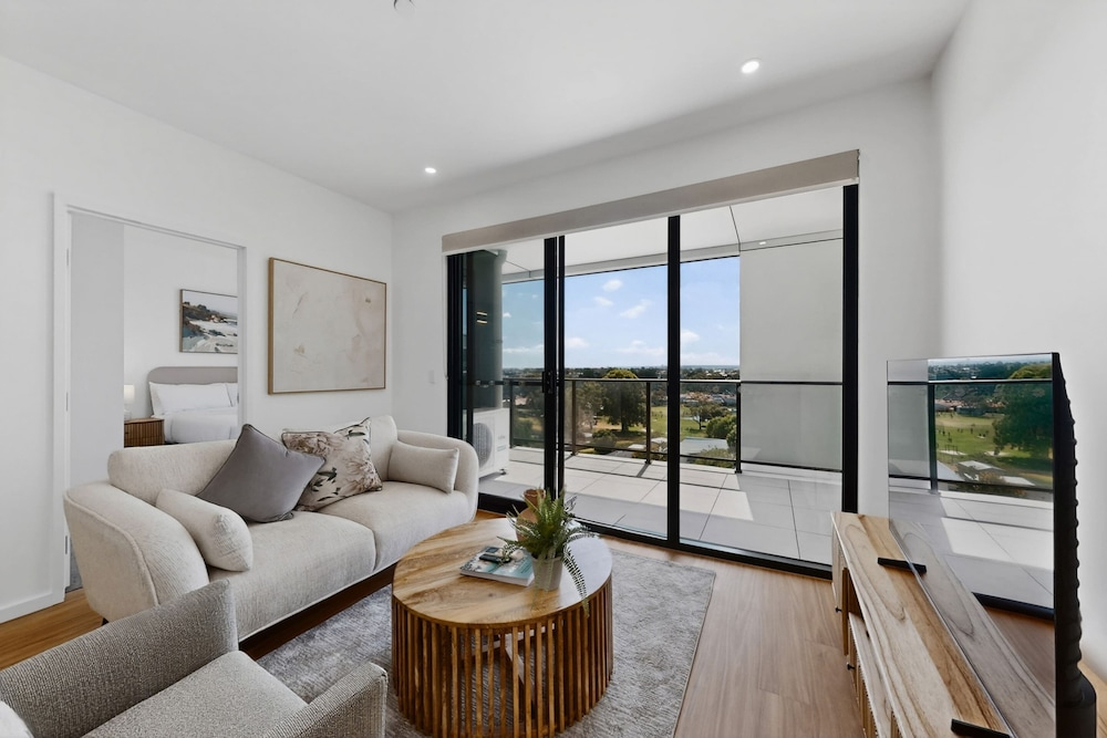 Brand New 2 Bed Apartment With City Views
