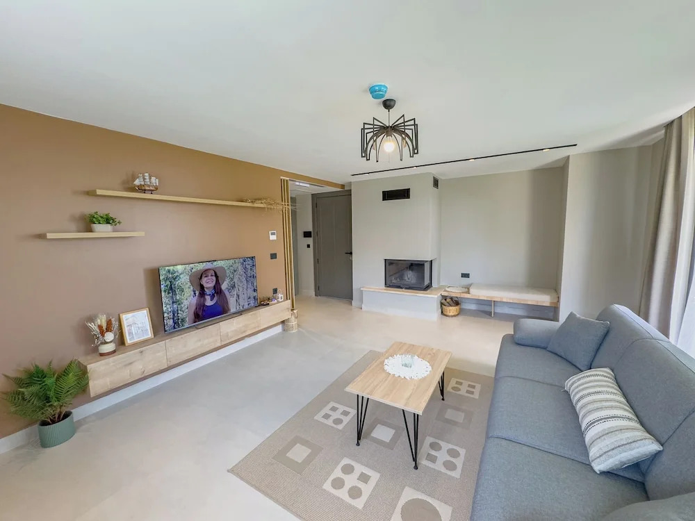 Lodhous Cunda Pool Residence