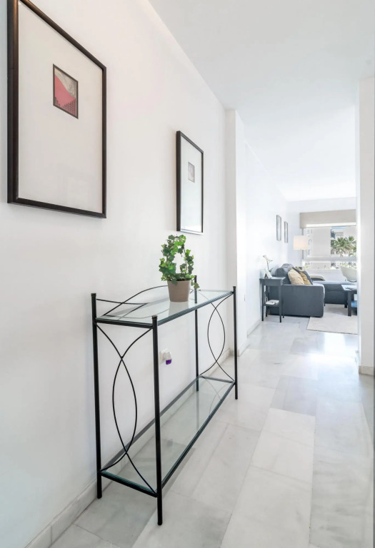 PR45- Beach front apartment Puerto Banus