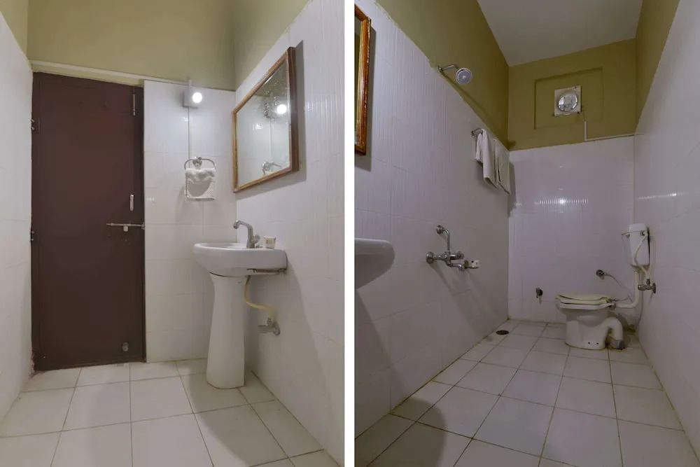 OYO 10499 Hotel Shiv Shakti