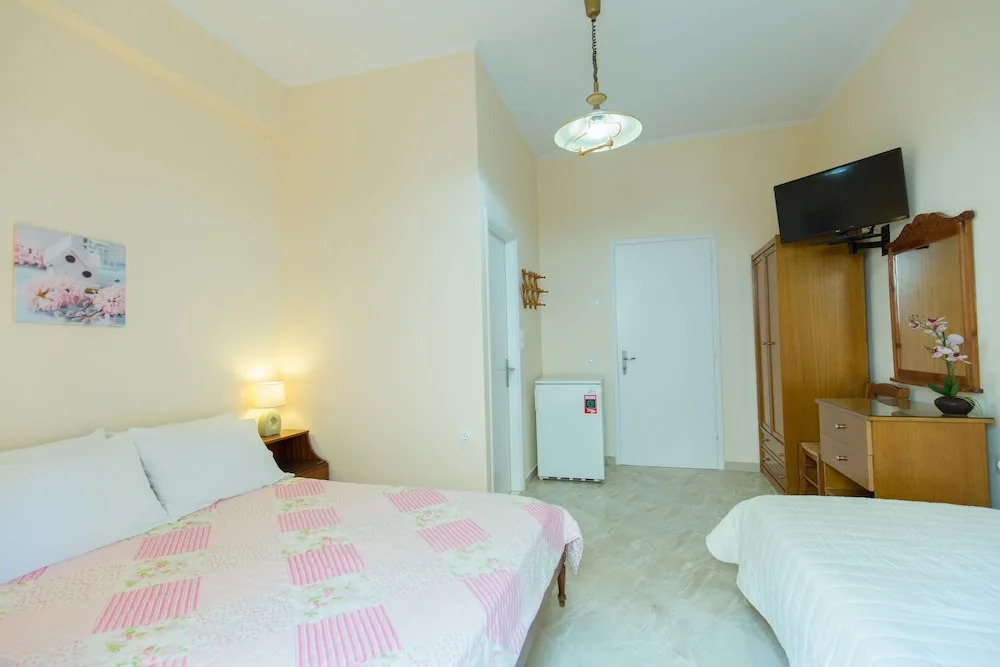 Akrogiali Beach Rooms
