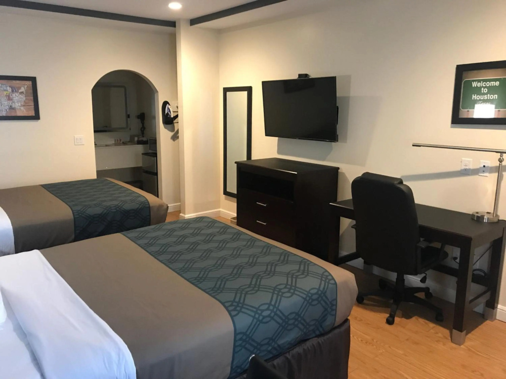 Econo Lodge Inn & Suites Houston Willowbrook