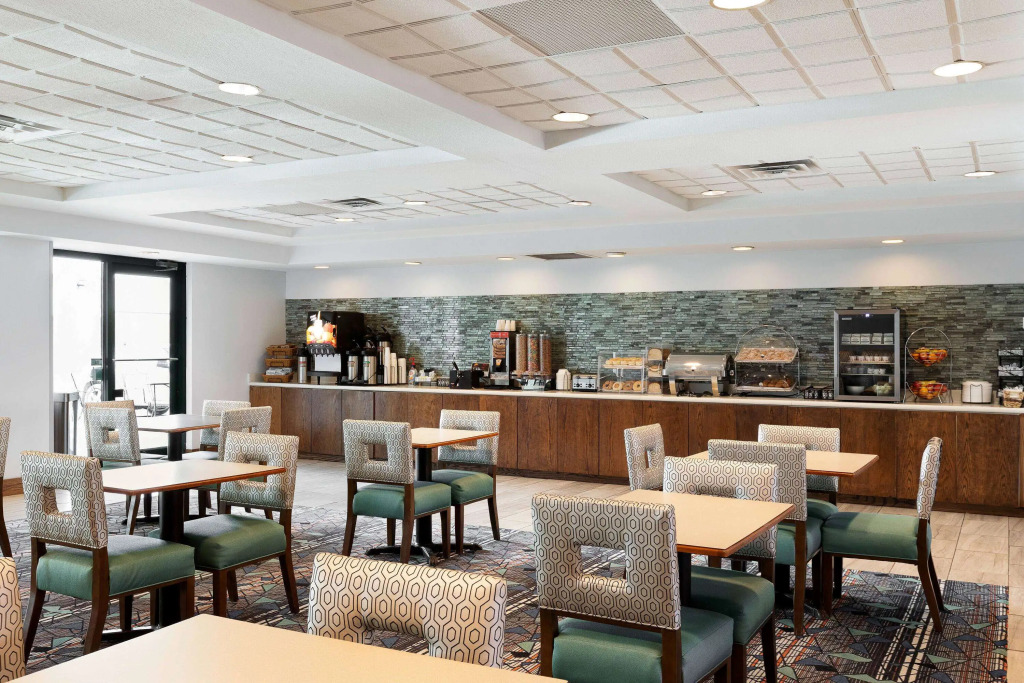 La Quinta by Wyndham Omaha Airport Downtown