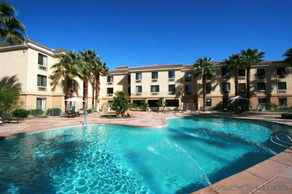 Hampton Inn & Suites Cathedral City