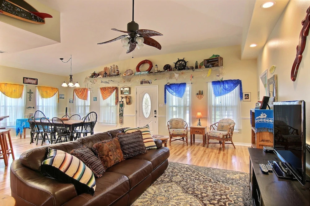 Casa Playa 3 Bedrooms 3 Bathrooms Home