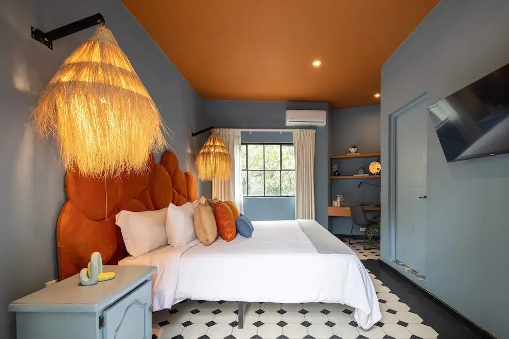 Vibrant 3Bed Villa - A Deco Retreat
