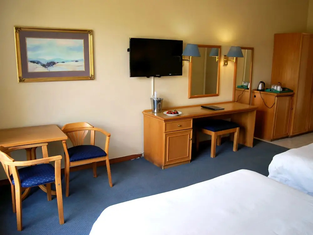 Safari Lodge, Hotel & Convention Centre