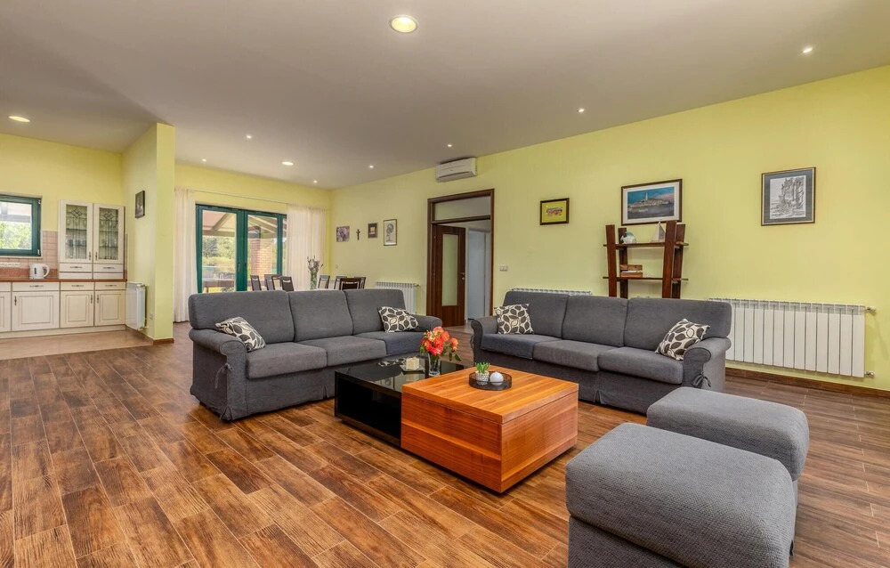 Stunning Home in Rovinj With Outdoor Swimming Pool, Wifi and Outdoor Swimming Pool