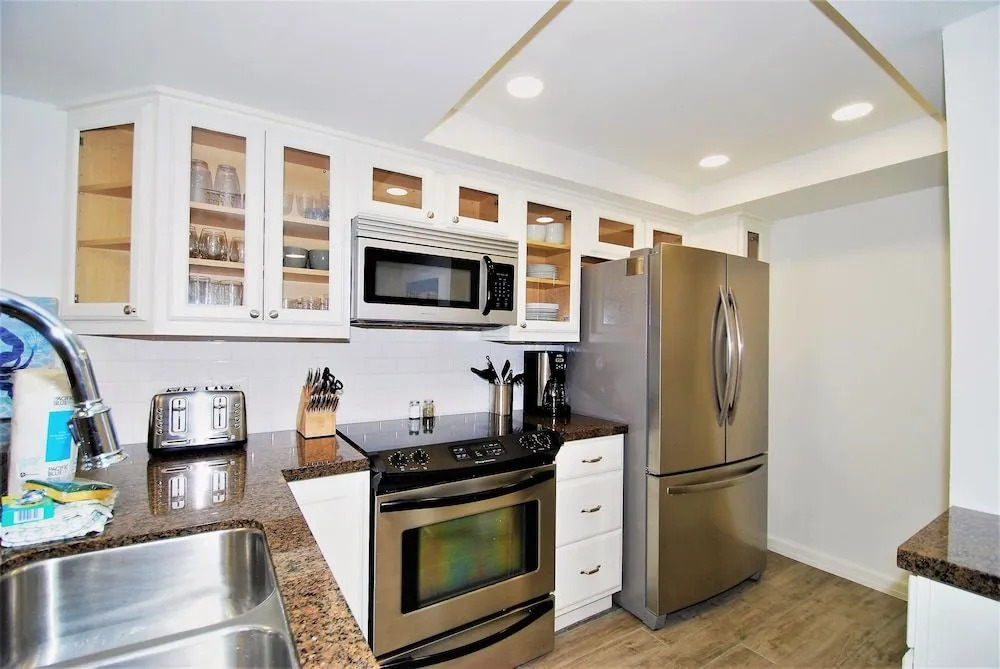 Beachview Unit #304 - 2 Br Condo
