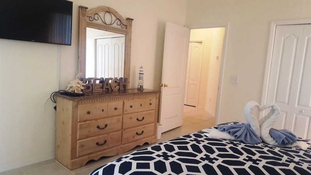 South Facing Pool And Spa With Conservation View Close To Disney