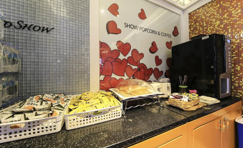 Show Hotel