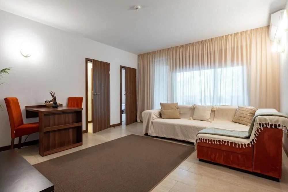 Epico Seafront & Garden Apartments