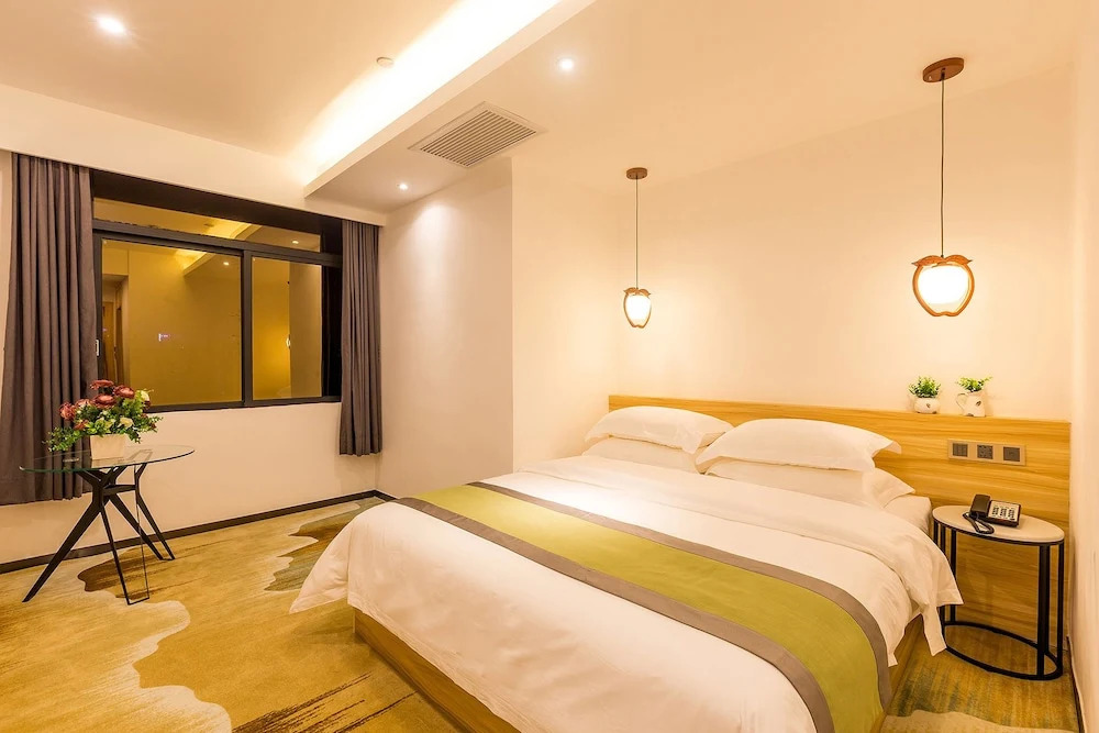 Q Hotel