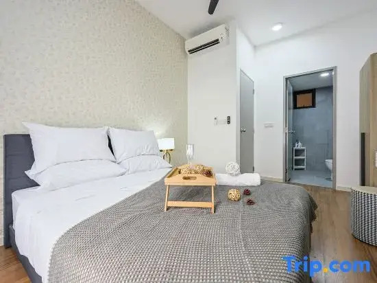 Stylish 3BR M Vertica Walk to MRT & Velocity Mall