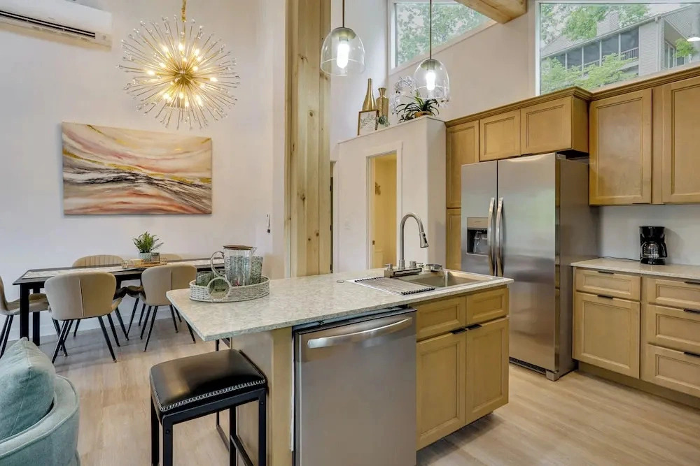 Margaritaville Access! Luxe Ozark Oasis w/ Hot Tub
