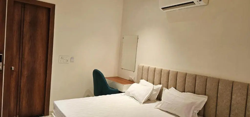 Hotel Sharanga