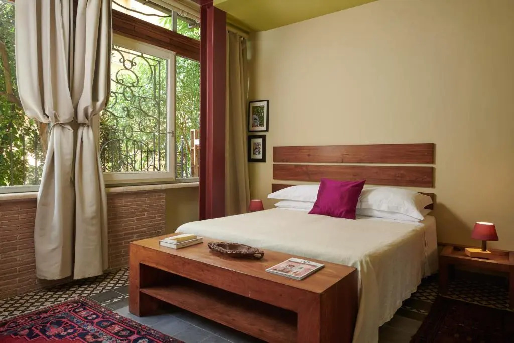 Palm Gallery Hotel