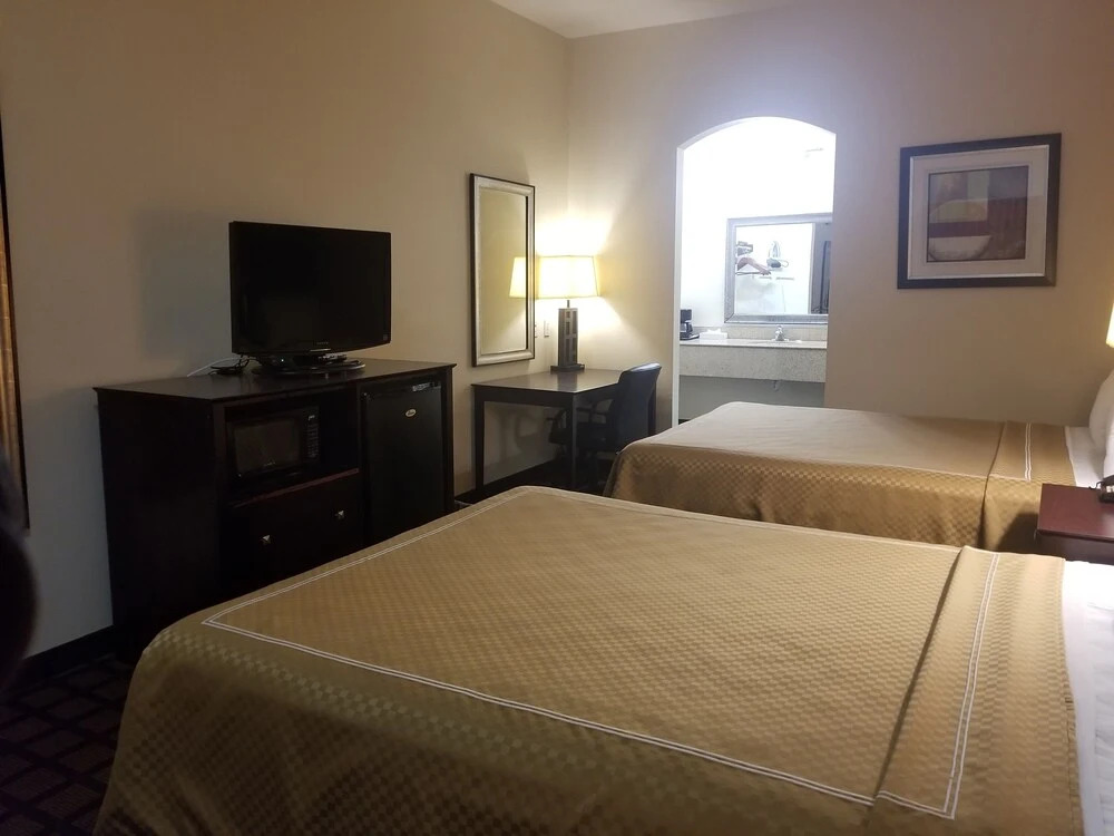 Executive Inn and Suites