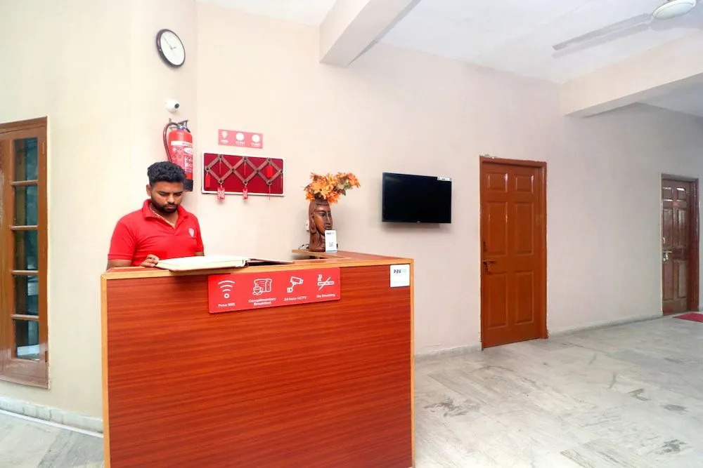 OYO 18570 Hotel Jazz
