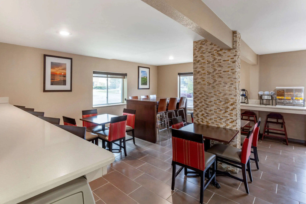 Clarion Pointe Racine - Mount Pleasant