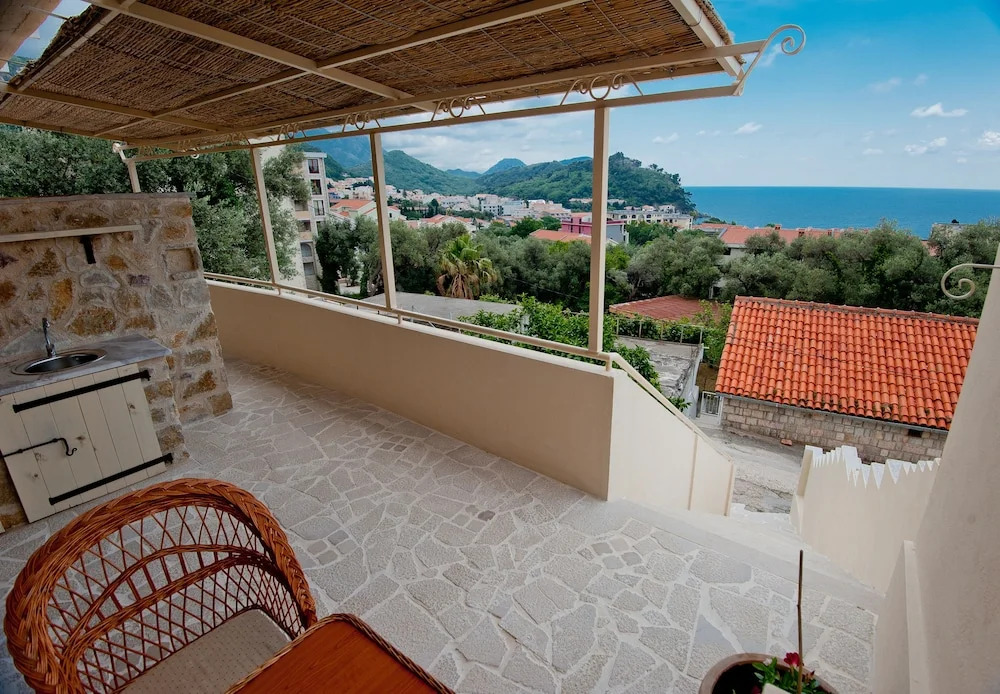 Medin Apartments BluVista