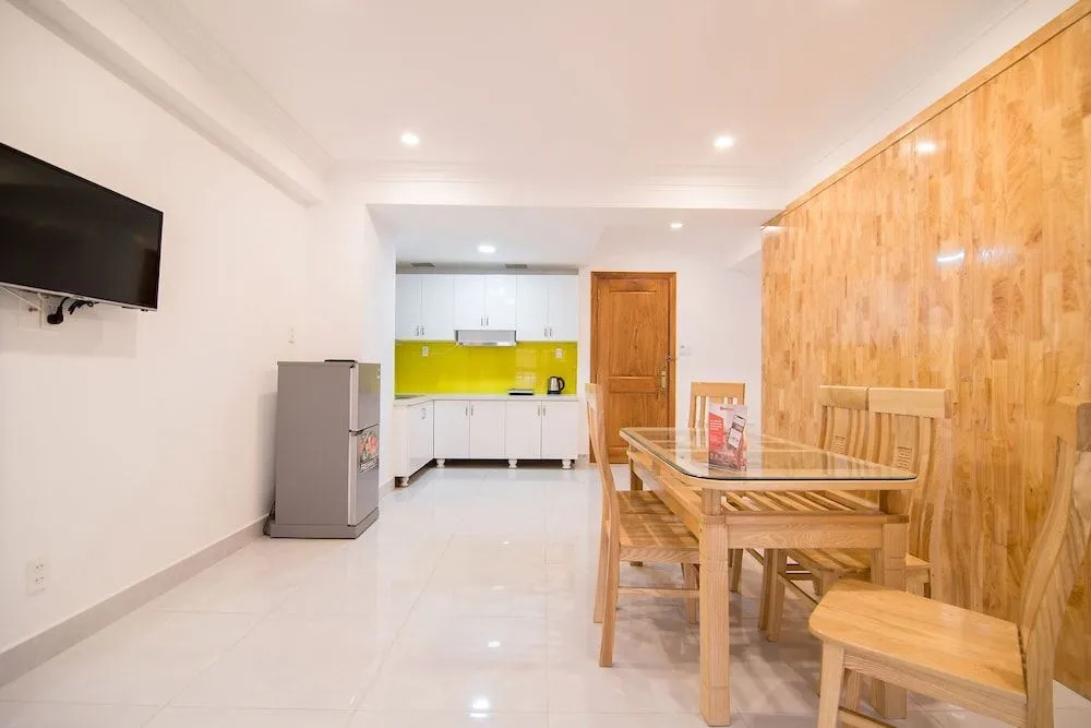 RedDoorz Plus Near Gia Dinh Park