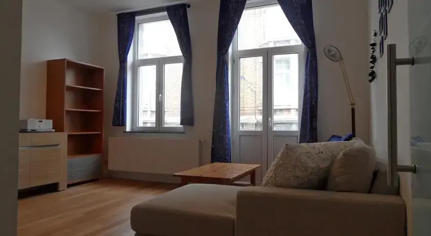 Apartment Tour & Taxis 1