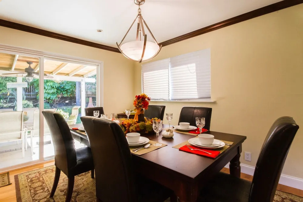 Anaheim Vacation Villa - 3 Bedroom House Near Disney