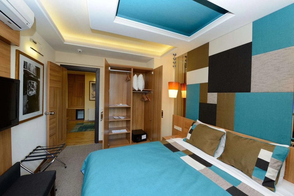 Collage Cihangir