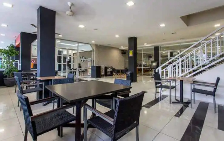 City Hotel