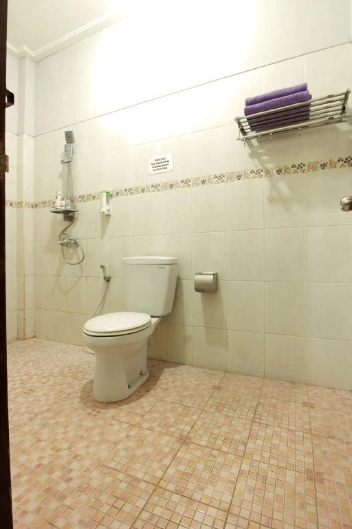 Hotel Sebelas at Jalan Palasari Mitra RedDoorz