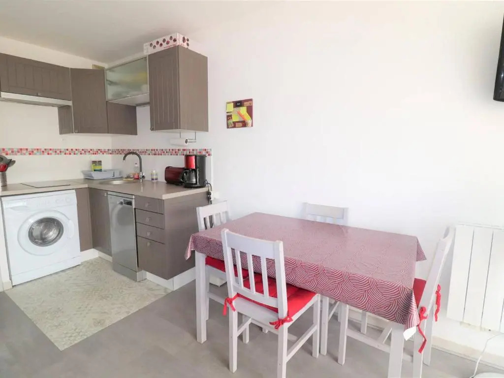 Appartement Le Grau-du-Roi, 1 pièce, 4 personnes - FR-1-307-36