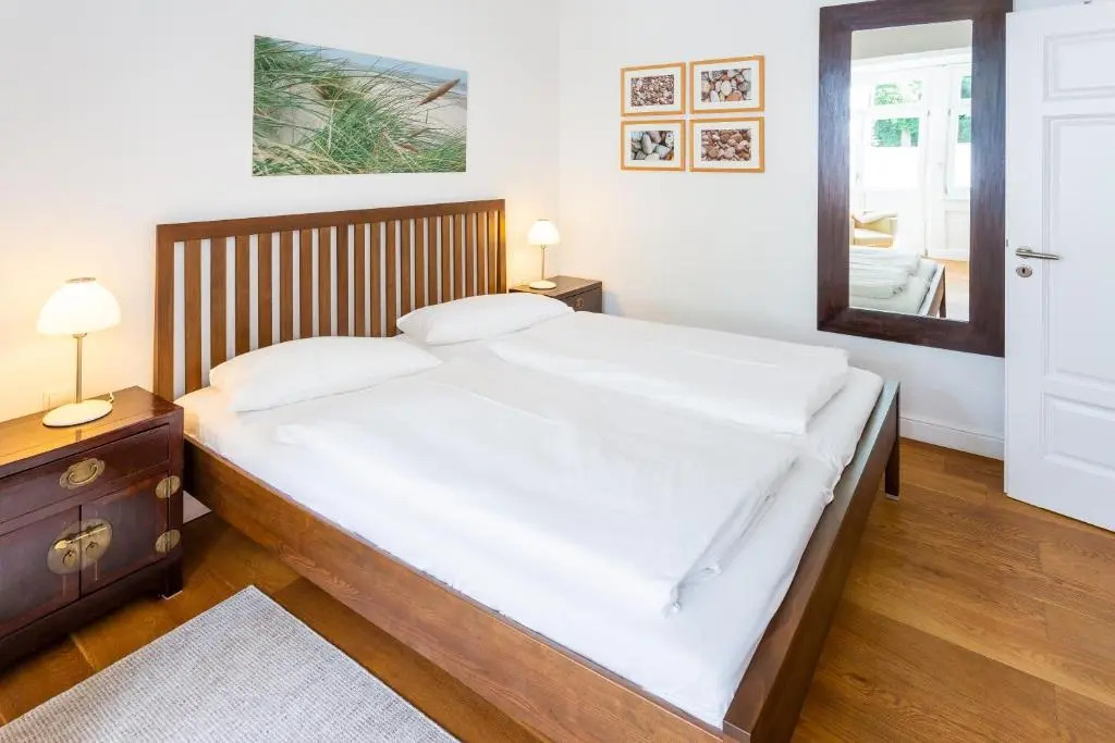 strandnahe und moderne FeWo mit Terrasse, Villa Ravensberg, Binz