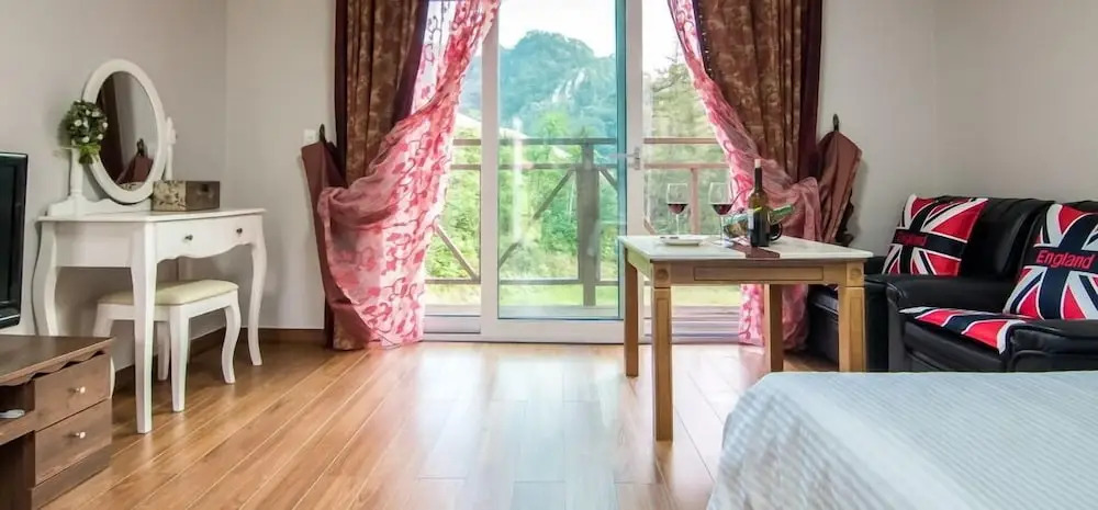 Heidi Pension G House