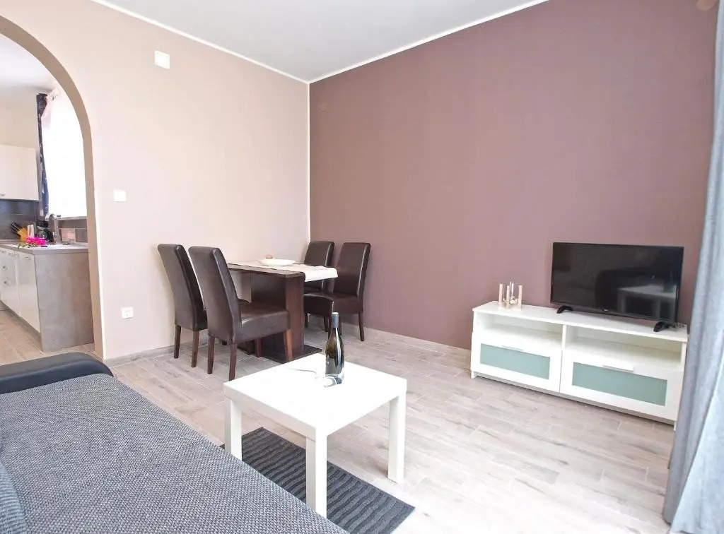 Apartment 1449