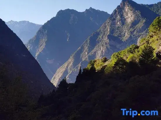 Shanshuijian Hot Spring Hotel (Hailuogou Glacier Forest Park)