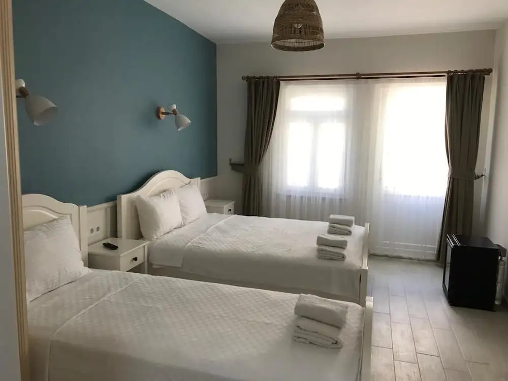 Lutro Otel