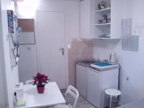 Assi Room