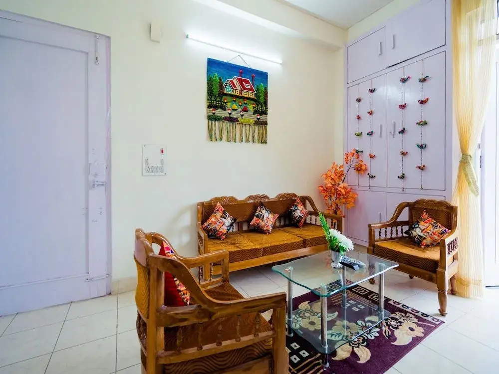 OYO 13726 Home Cozy 2BHK Hathi Paon Road