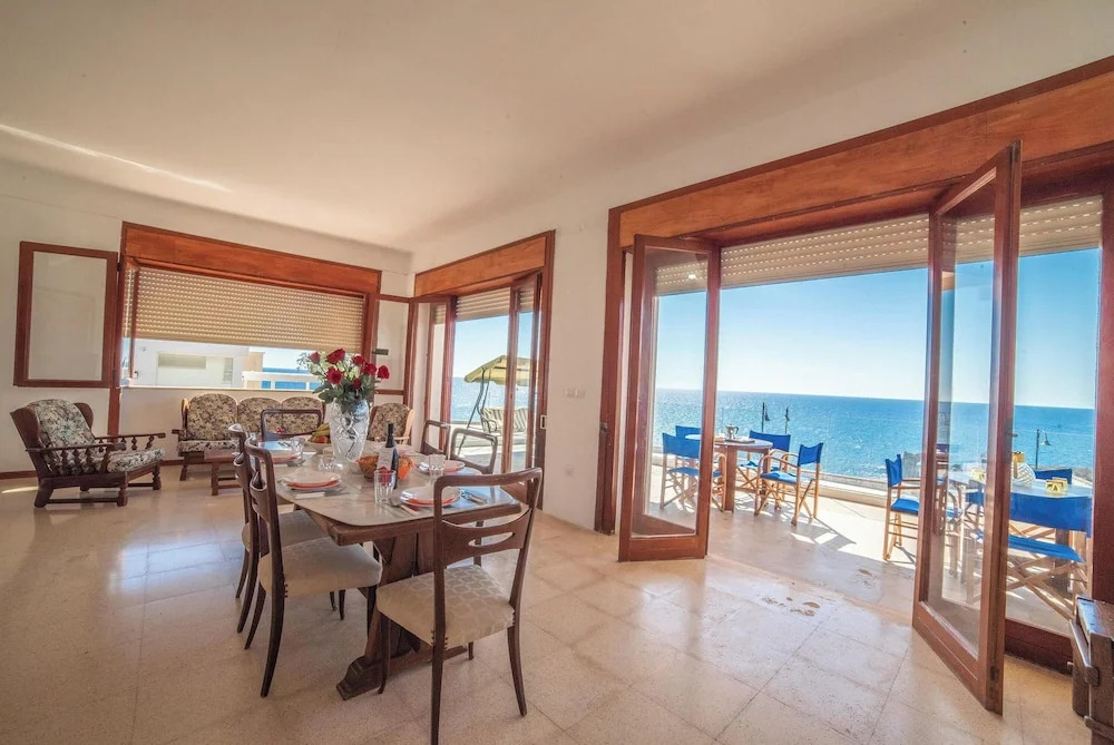 Villa Giulia Sea View