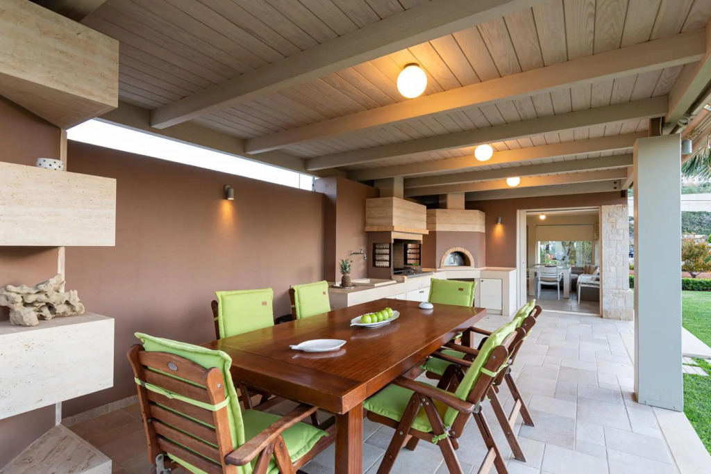Beachfront Villa Diamond with a heated pool