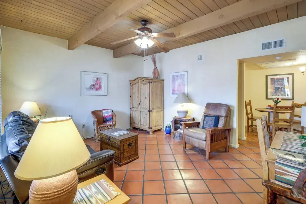 Cozy Southwest Style Santa Fe Condo!