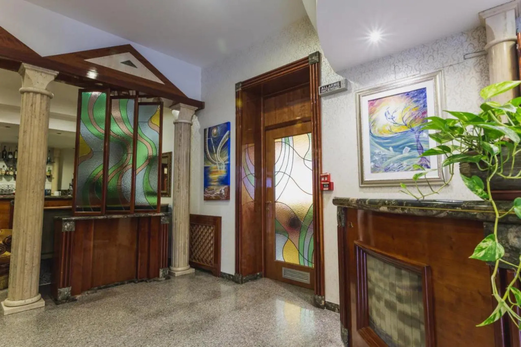Phi Hotel Ambra