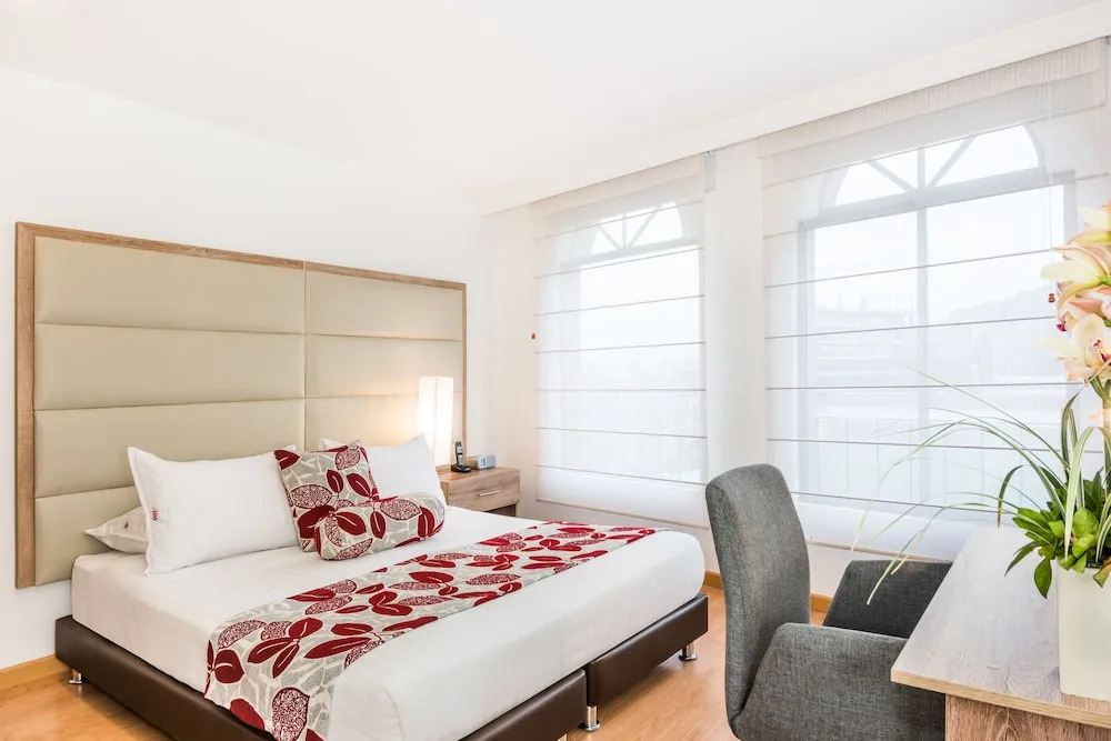 Hotel Hill House Suites