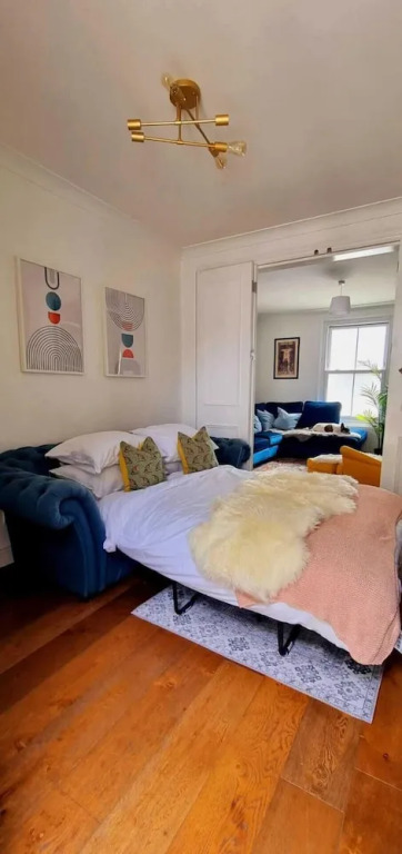 Stylish 3 Bedroom Townhouse in Brockley With Large Garden