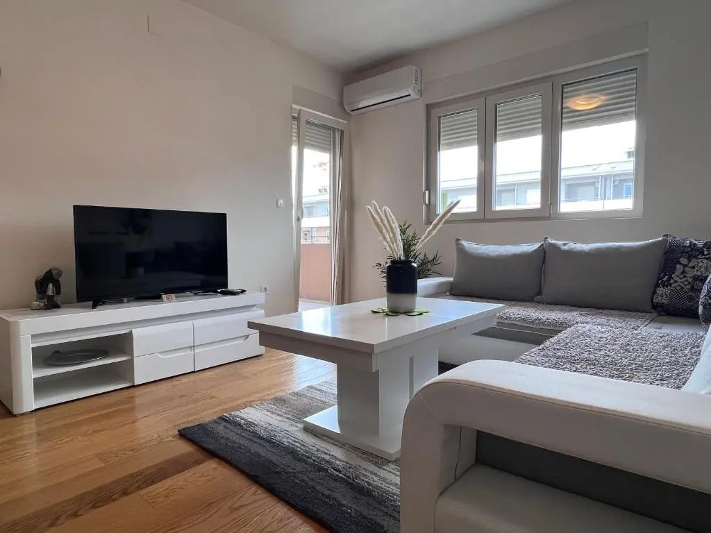 Apartment 79•Central Point