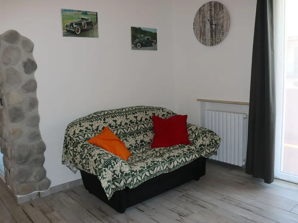 Holiday Apartment near Lake, Shared Swimming Pool