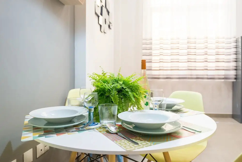 Lovely & Quiet City Center Apartment