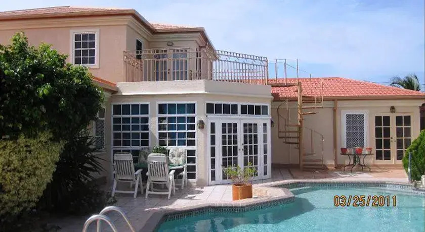 Eagle Beach Villa