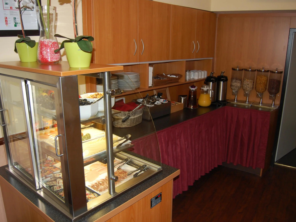 Altan Hotel